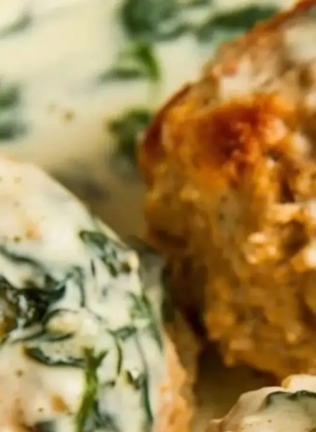 Albóndigas de pollo en salsa suprema