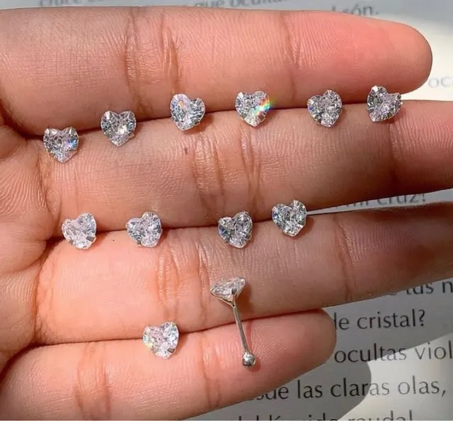 Aritos de zirconia de corazón blanco