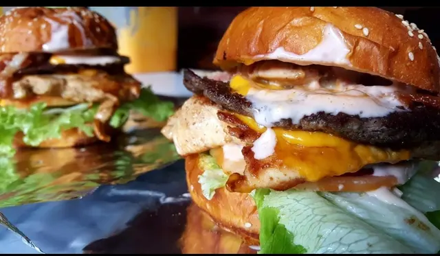 Boom burger