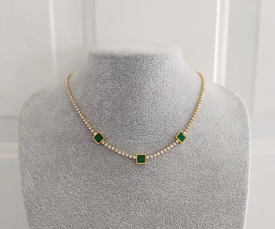 Collar dijes verdes